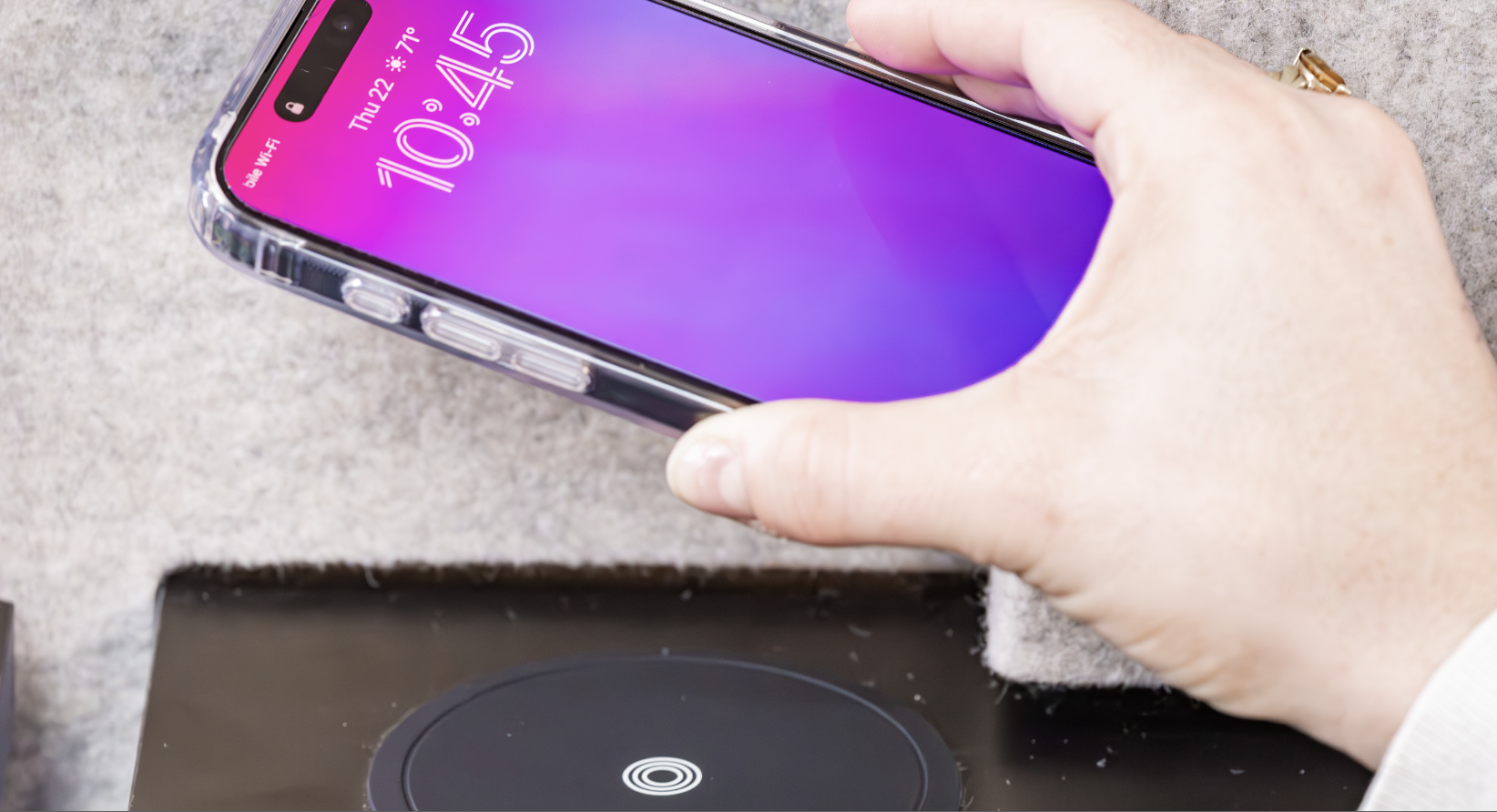 Wireless Charger & Device Connectivity